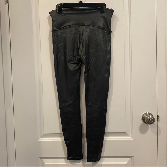 Spanx Faux Leather Croc Leggings - Picture 5 of 5